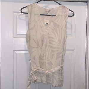 Gap V-neck sleeveless palm print shirt w tie waist